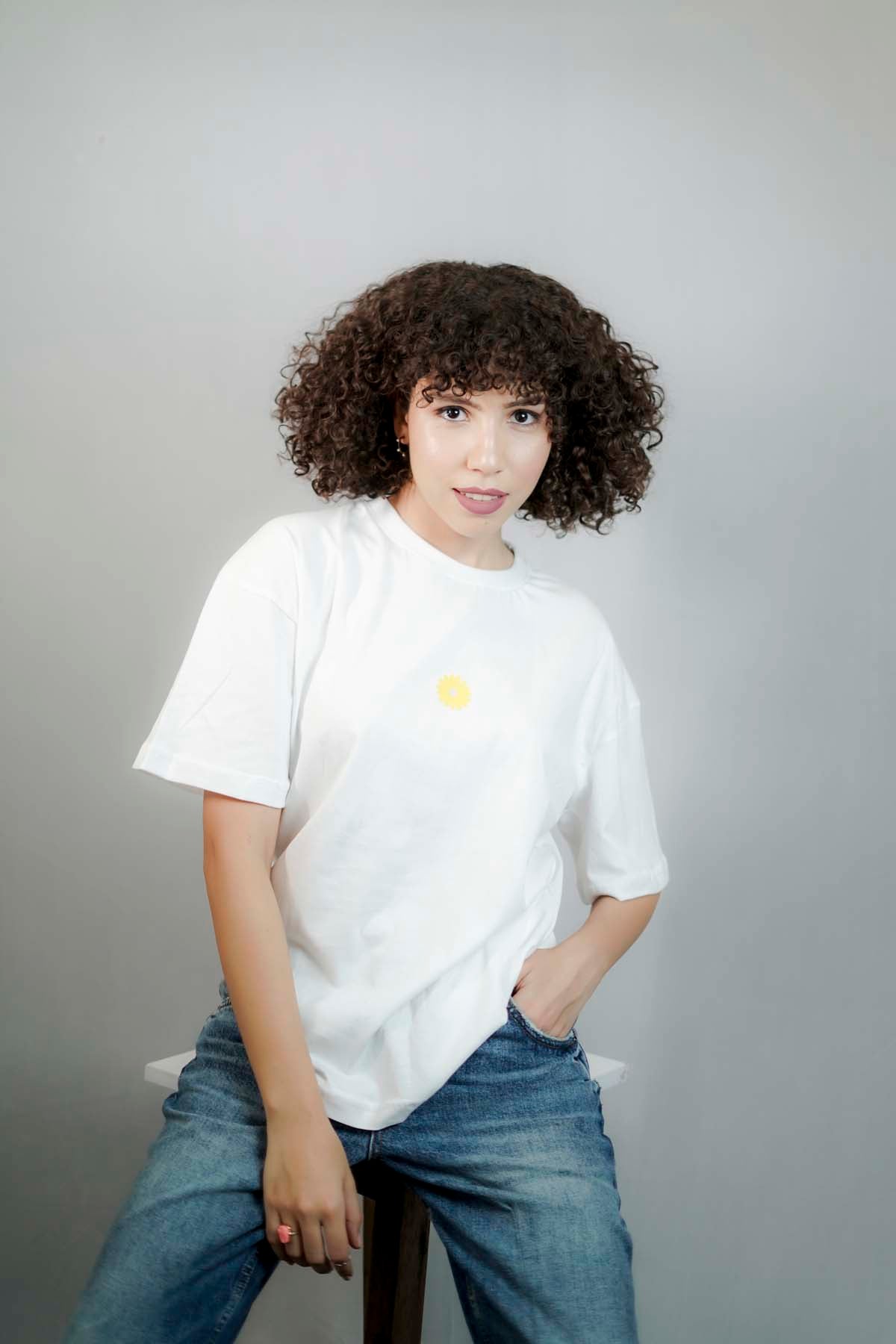 Fill the World With Kindness Oversized T-shirt-white