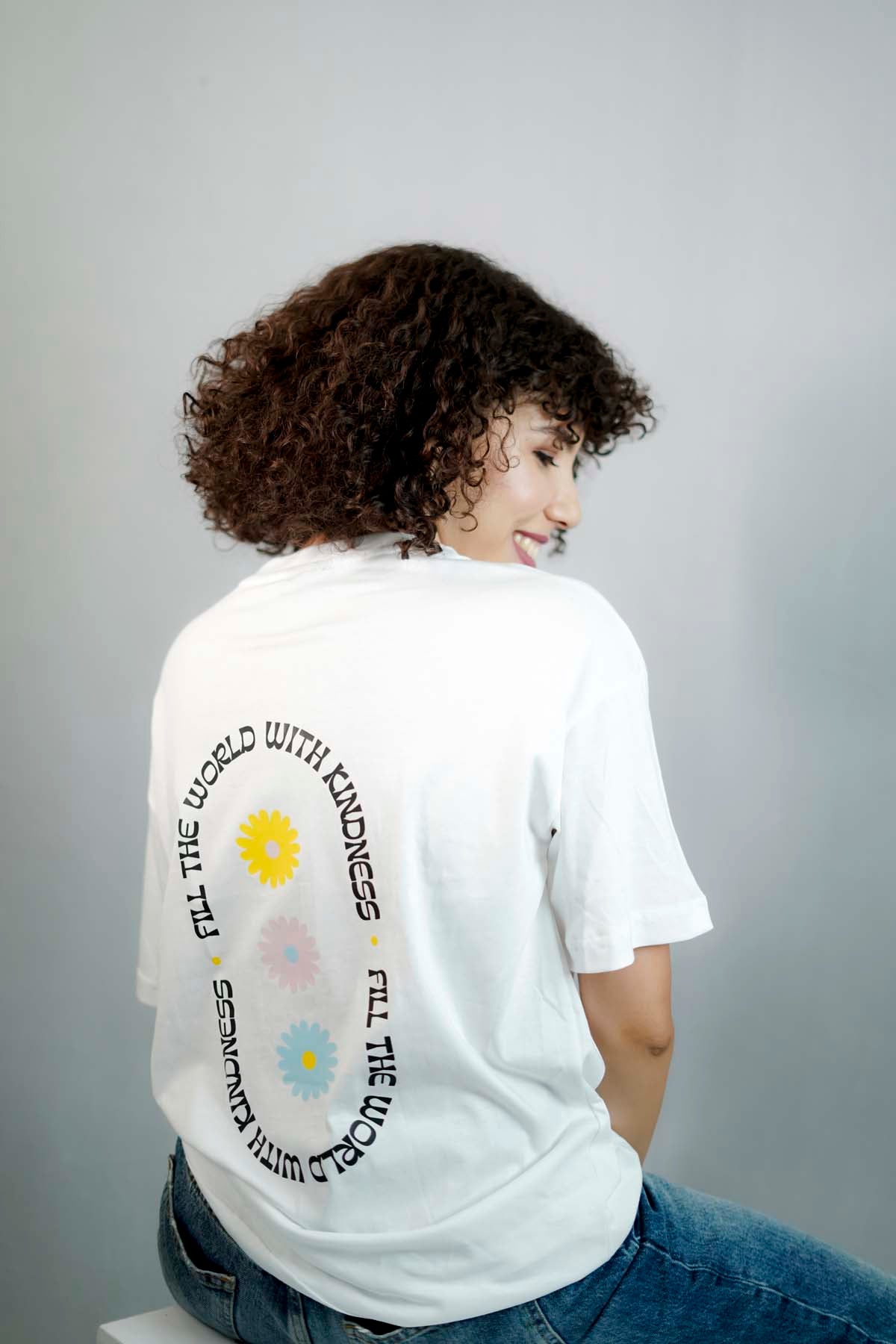 Fill the World With Kindness Oversized T-shirt-white