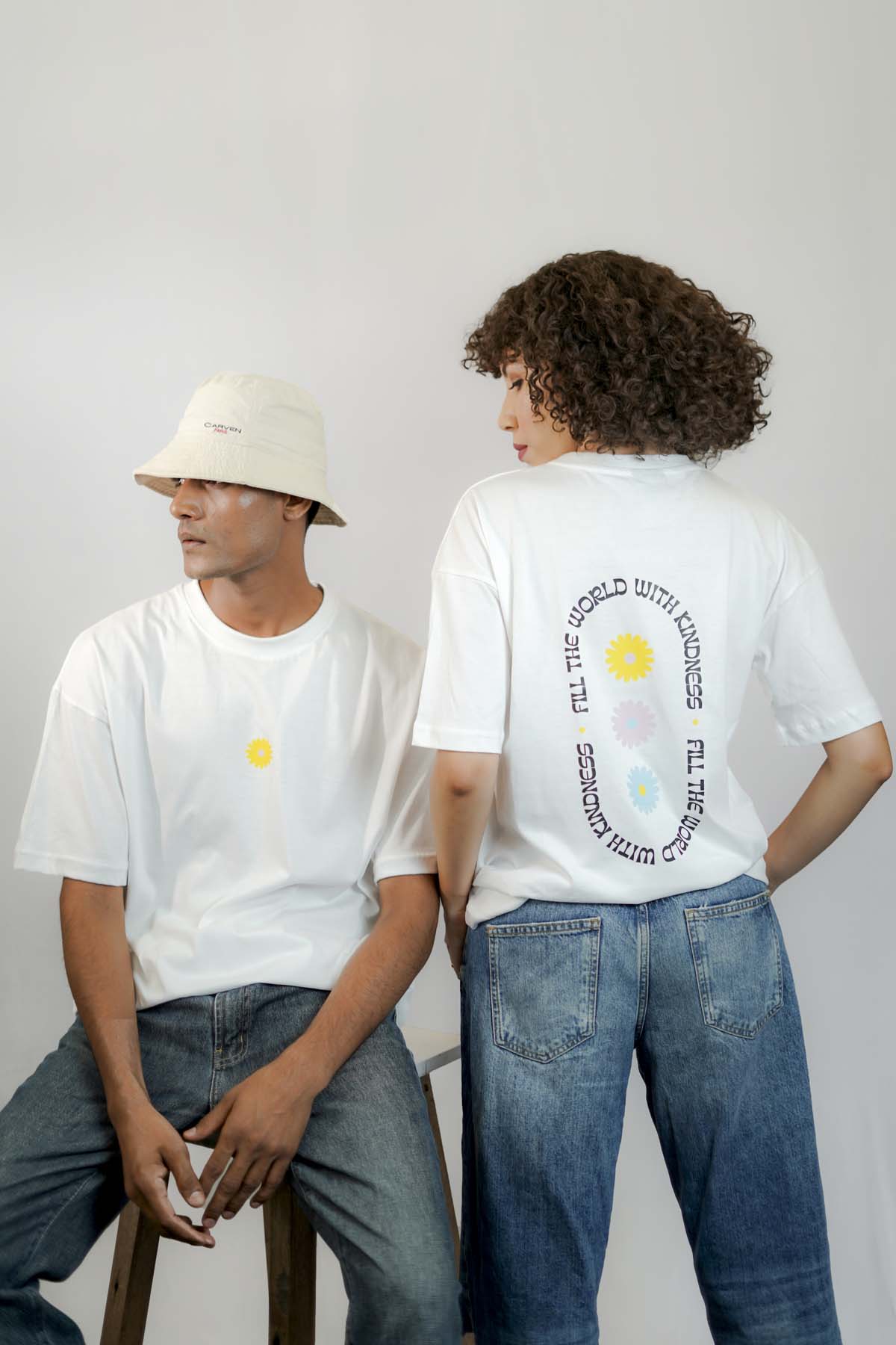 Fill the World With Kindness Oversized T-shirt-white