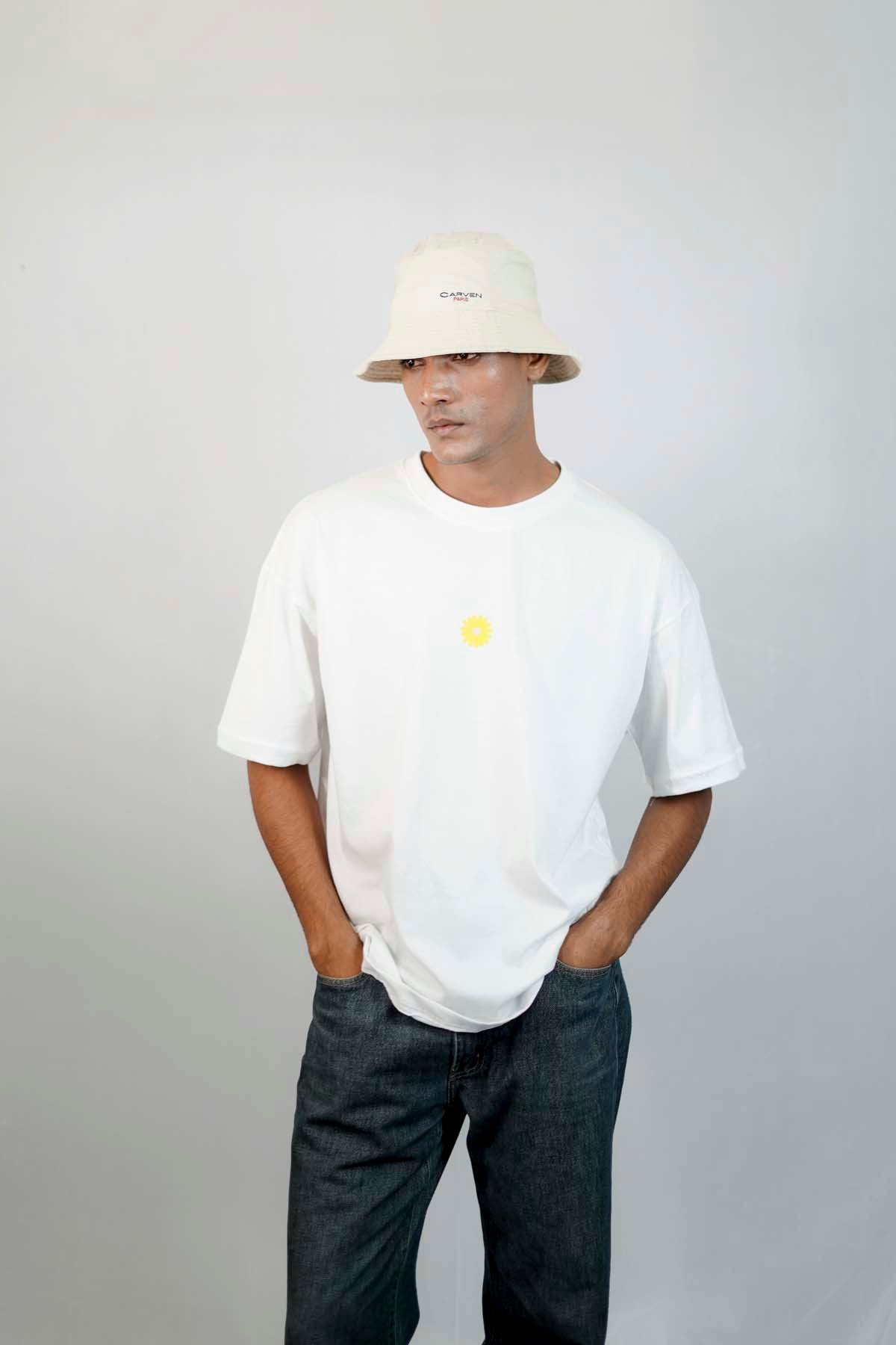 Fill the World With Kindness Oversized T-shirt-white