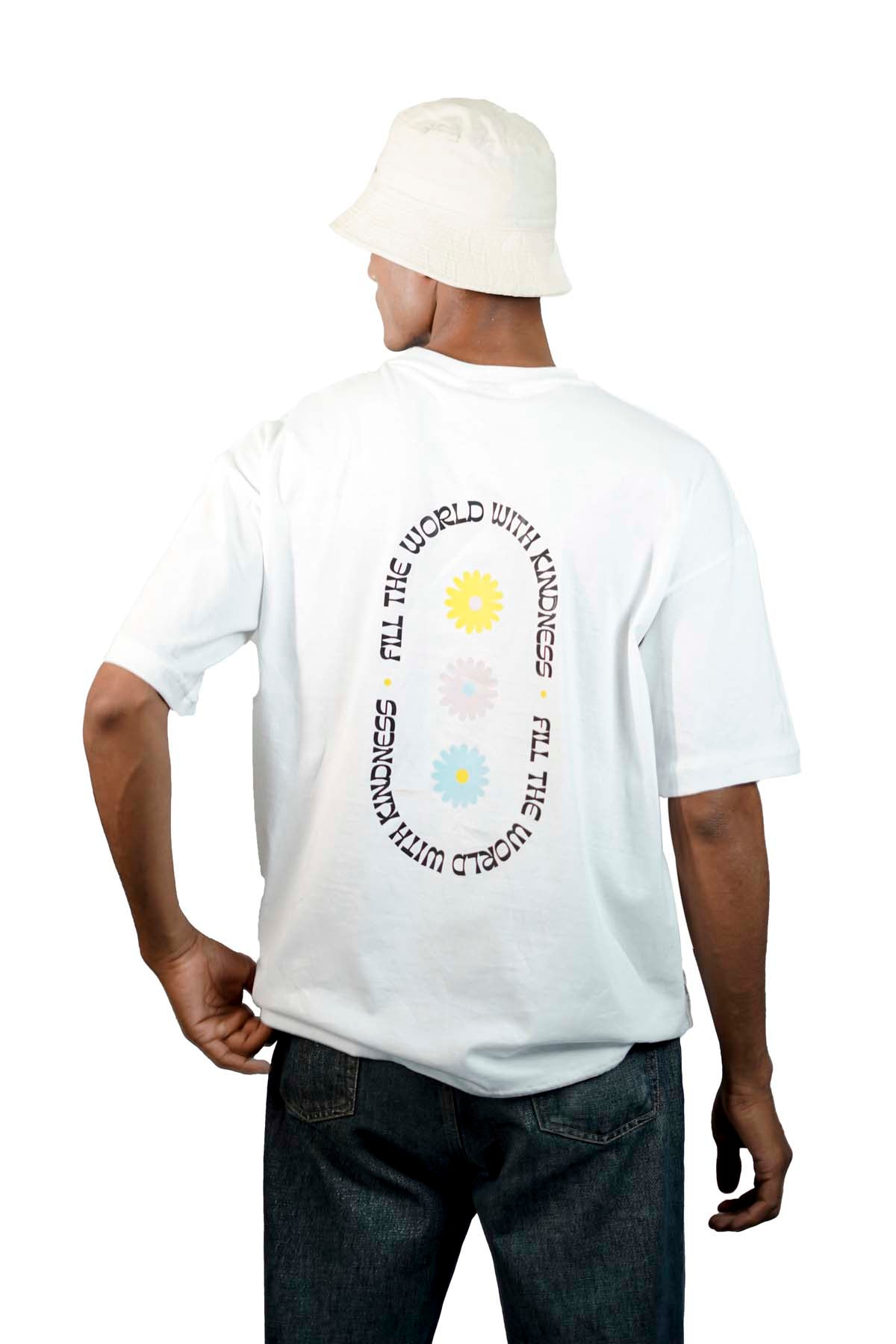 Fill the World With Kindness Oversized T-shirt-white